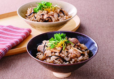 鶏肉とひじきの炊き込みご飯